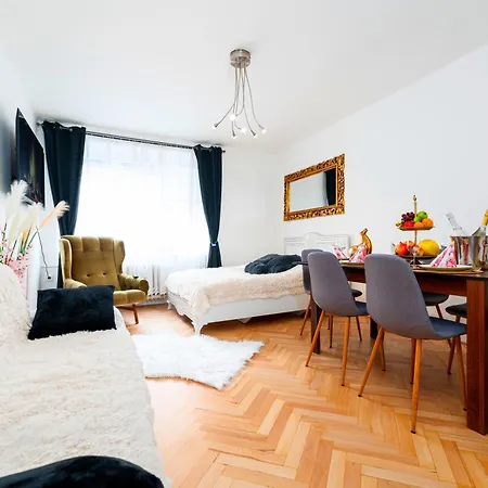 Royal Roses Apartament Praga